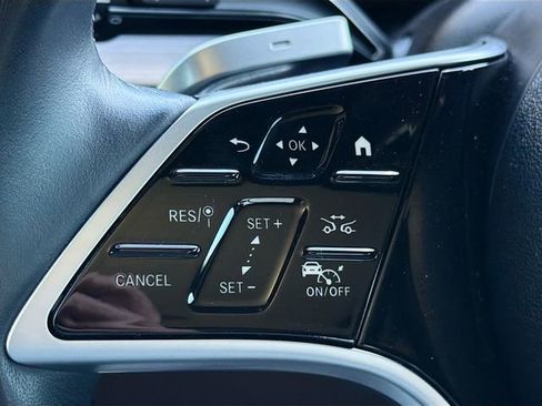 Used 2024 Mercedes-Benz GLE 450 4MATIC image 37