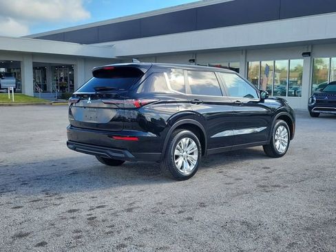 New 2026 Mitsubishi Outlander ES FWD image 6
