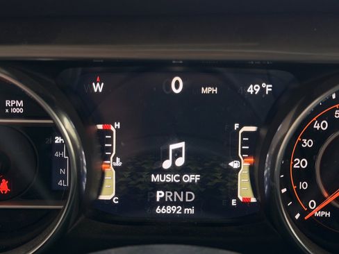 Used 2019 Jeep Wrangler Unlimited Sahara image 10