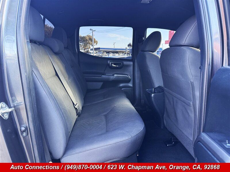 Used 2018 Toyota Tacoma TRD Off-Road w/ Technology Package AWD/4WD image 8
