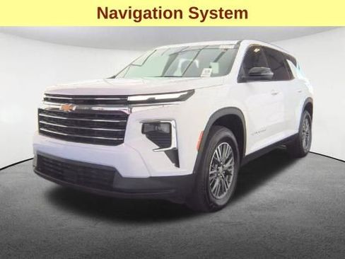 Used 2025 Chevrolet Traverse LT AWD/4WD image 4