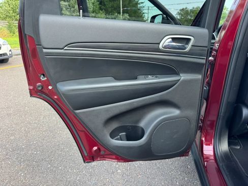 Used 2019 Jeep Grand Cherokee Limited AWD/4WD image 26