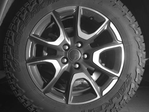 Used 2025 Jeep Compass Trailhawk image 14