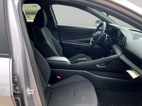 Used 2025 Hyundai Elantra Sport w/ Cargo Package FWD image 9