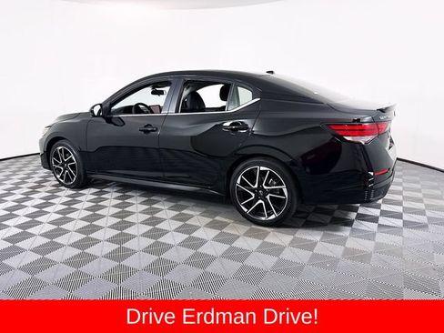 Used 2025 Nissan Sentra SR w/ SR Premium Package FWD image 21