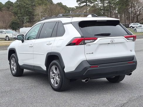 Used 2022 Toyota RAV4 XLE image 4