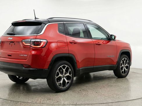 Used 2025 Jeep Compass Limited AWD/4WD image 9