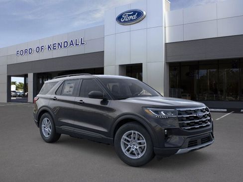 New 2026 Ford Explorer Active w/ Active Comfort Package image 7