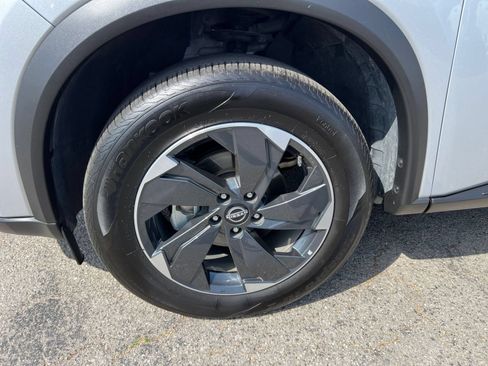 Used 2025 Nissan Rogue SV AWD/4WD image 34