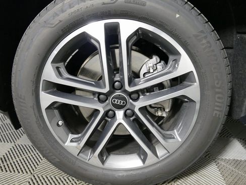 New 2025 Audi Q5 Premium image 9