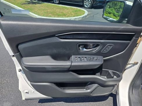 Used 2023 Honda Pilot Touring image 19