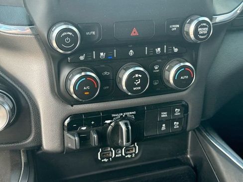 Used 2022 RAM 1500 Laramie w/ Sport Appearance Package AWD/4WD image 11