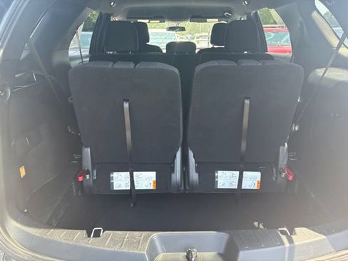 Used 2019 Ford Explorer XLT AWD/4WD image 10