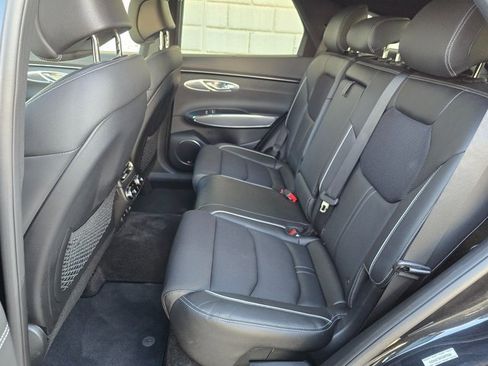 Used 2023 Genesis GV70 2.5T w/ Sport Prestige Package image 37