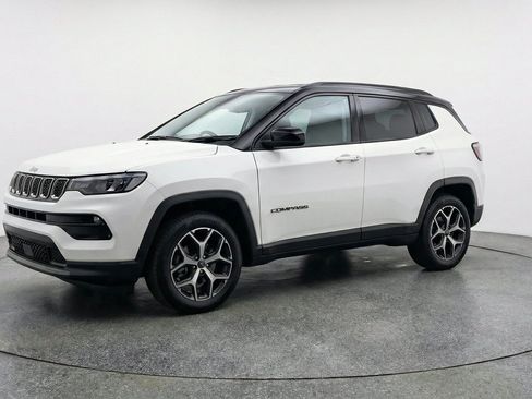 Used 2025 Jeep Compass Limited AWD/4WD image 3