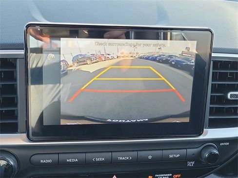 New 2026 Hyundai Venue SE image 9