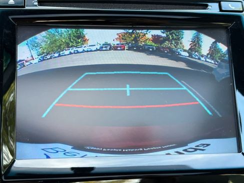Used 2015 Toyota Camry XLE w/ Moonroof Package FWD image 21