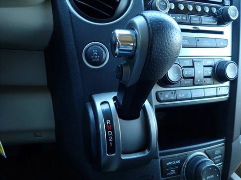 Used 2013 Honda Pilot Touring image 24