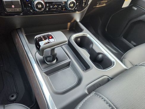 New 2026 GMC Sierra 1500 SLT image 15