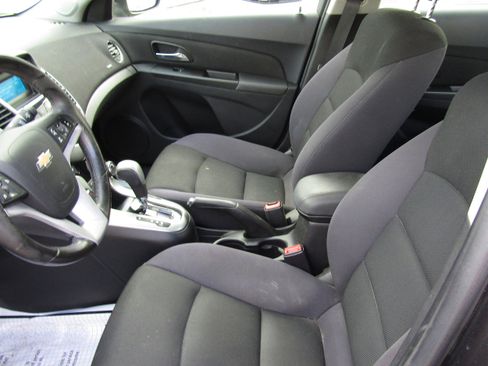 Used 2014 Chevrolet Cruze LT image 12