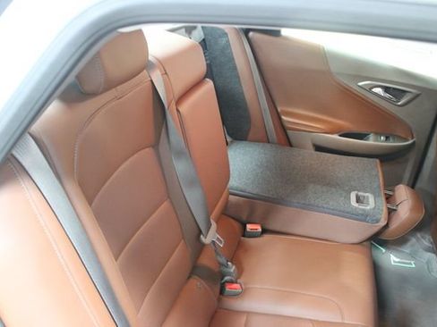 Used 2018 Chevrolet Malibu Premier w/ Premier Sport Package FWD image 11