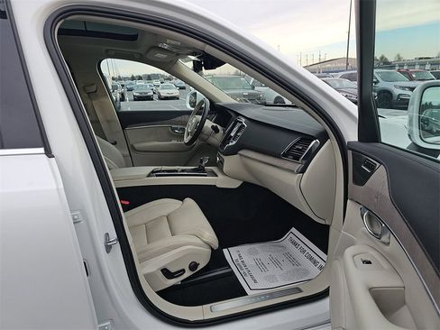 Used 2022 Volvo XC90 T6 Inscription w/ Climate Package image 15