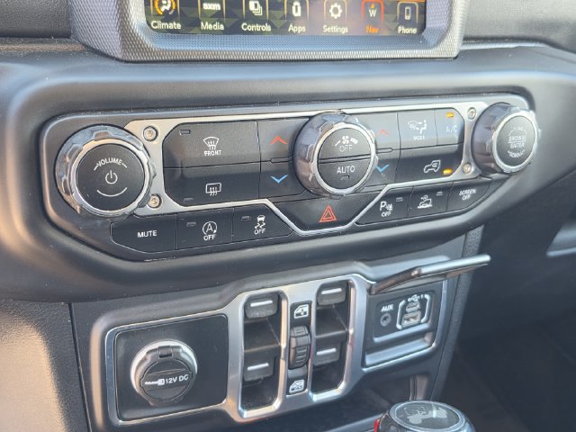 Used 2021 Jeep Wrangler Unlimited Sahara AWD/4WD image 23