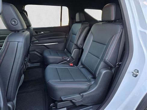 New 2026 Chevrolet Traverse Z71 w/ Driver Confidence Package image 16