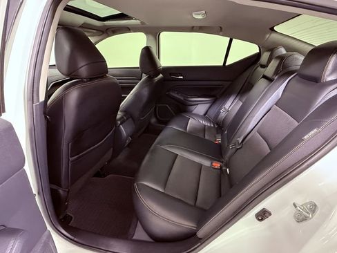 Used 2019 Nissan Altima 2.5 SR w/ SR Premium Package image 17