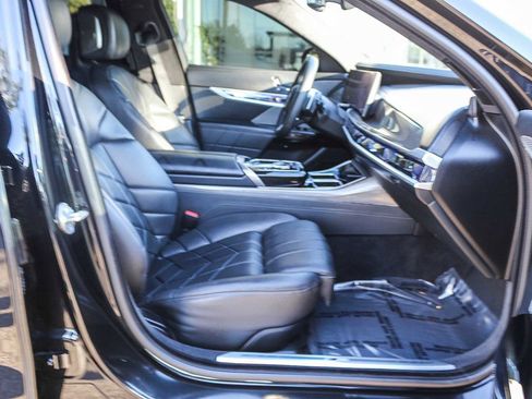 Used 2023 BMW 760i xDrive w/ Luxury Rear Seating Package image 16