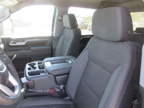 New 2026 GMC Sierra 2500 SLE w/ SLE Value Package; AWD/4WD image 13