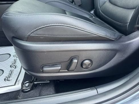 Certified 2024 Kia Seltos EX AWD/4WD image 10