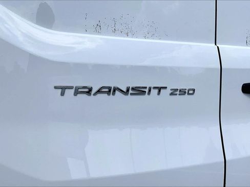 Used 2023 Ford Transit 250 Medium Roof AWD image 10
