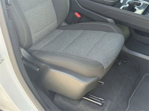 Used 2025 GMC Acadia Elevation image 18