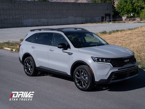 Used 2022 Kia Sorento SX Prestige w/ Rust Color Package image 2