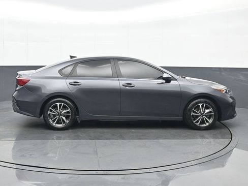 Used 2022 Kia Forte LXS image 7