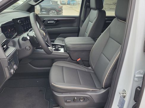 New 2026 Chevrolet Suburban Premier image 15