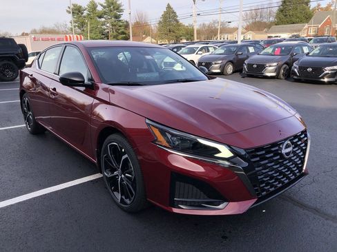 New 2025 Nissan Altima 2.5 SR w/ SR Premium Package image 15