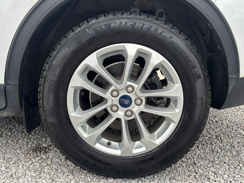 Used 2021 Ford Escape SE FWD image 2