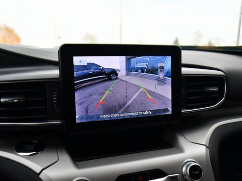 Used 2023 Ford Explorer XLT w/ Equipment Group 202A image 28