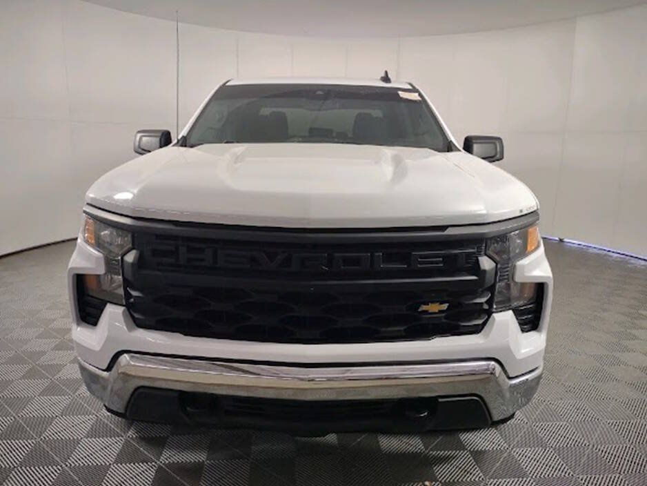 Used 2022 Chevrolet Silverado 1500 W/T w/ Trailering Package AWD/4WD image 3