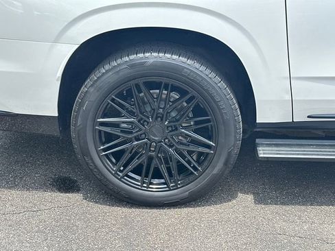 Used 2023 Cadillac Escalade ESV Sport w/ Touring Package AWD/4WD image 19