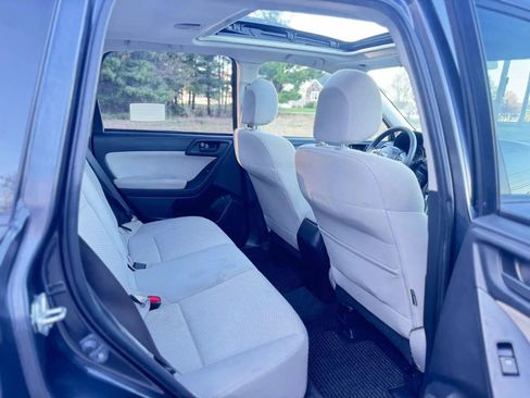 Used 2014 Subaru Forester 2.5i Premium w/ All-Weather Package AWD/4WD image 19