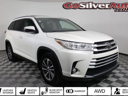 Used 2019 Toyota Highlander XLE w/ Carpet Mat Package (TMS)