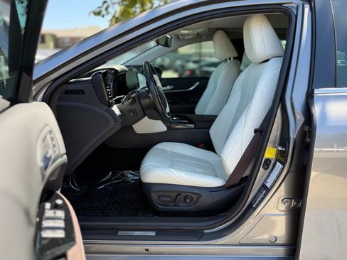 Used 2022 Toyota Mirai Limited Sedan 4D image 9