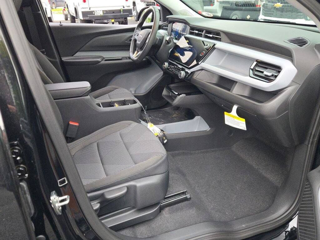 New 2027 Chevrolet Bolt LT FWD image 7