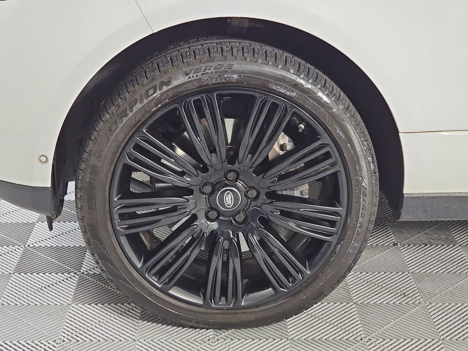 Used 2019 Land Rover Range Rover Long Wheelbase Supercharged AWD/4WD image 10