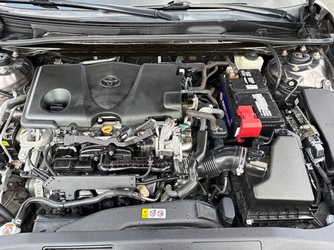 Used 2018 Toyota Camry SE FWD image 38