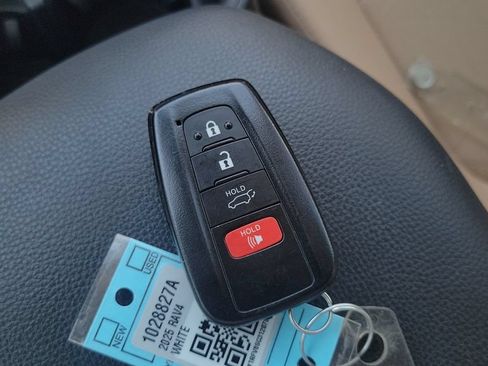 Used 2025 Toyota RAV4 XLE w/ Convenience Package FWD image 28