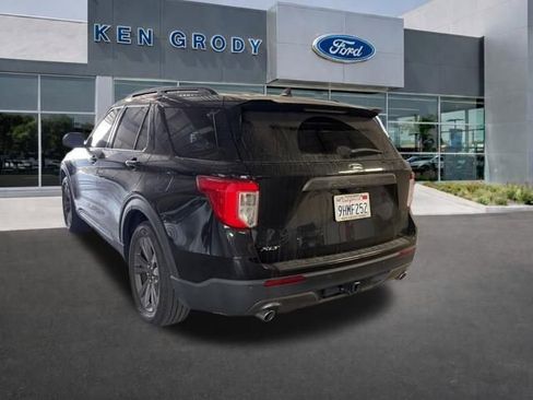 Used 2023 Ford Explorer XLT w/ Equipment Group 202A image 4